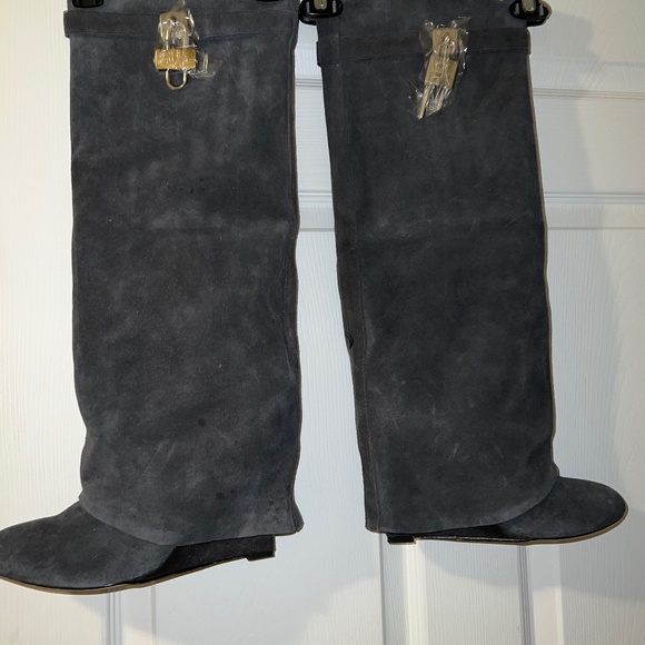 Suede boots - Picture 1 of 3